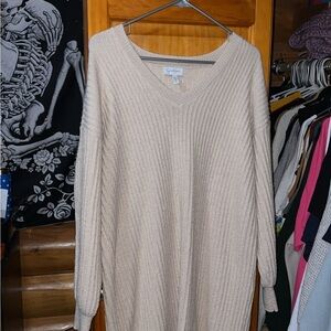 Jessica Simpson Cream V-Neck Sweater